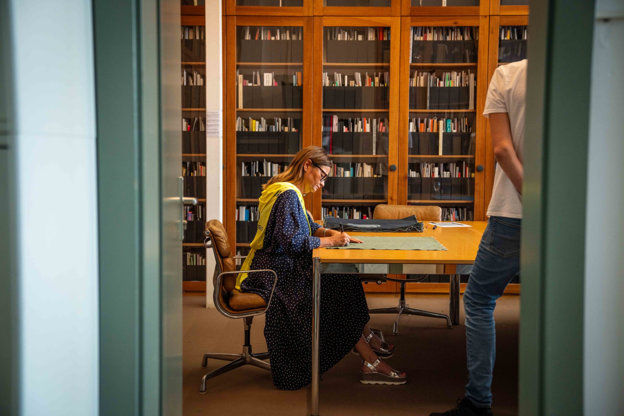 chanel-yeti-boots-black-edition-sylvie-fleury-lithograph-light-jean-jrp-editions-detail-print-artist-mamco-geneva