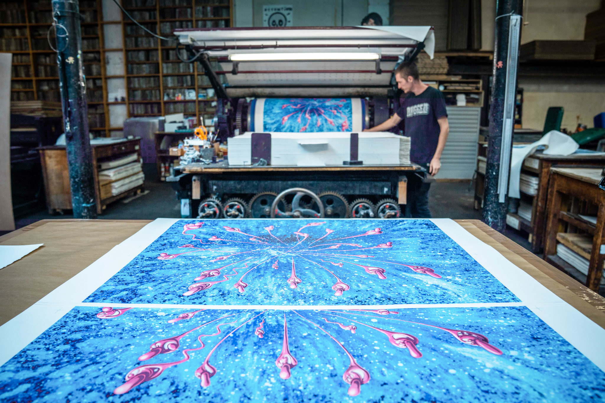 in-the-beginning-pink-glitters-gloss-edition-kenny-scharf-jrp-printing-process-paris