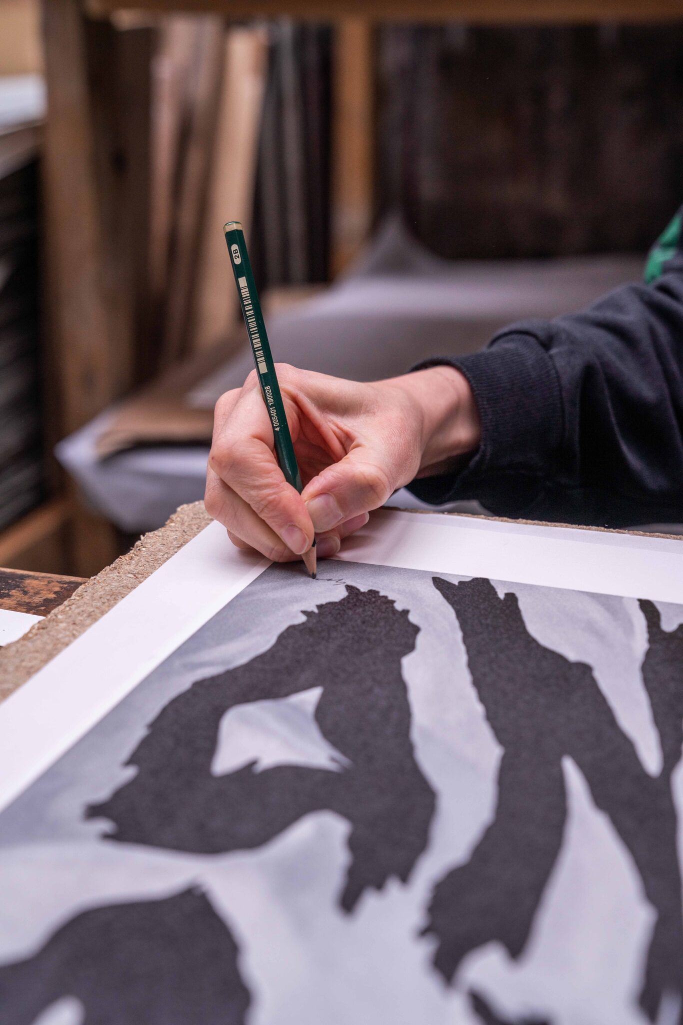 lord-of-the-fucking-wasteland-silver-edition-eliza-douglas-lithograph-signature-artist-detail