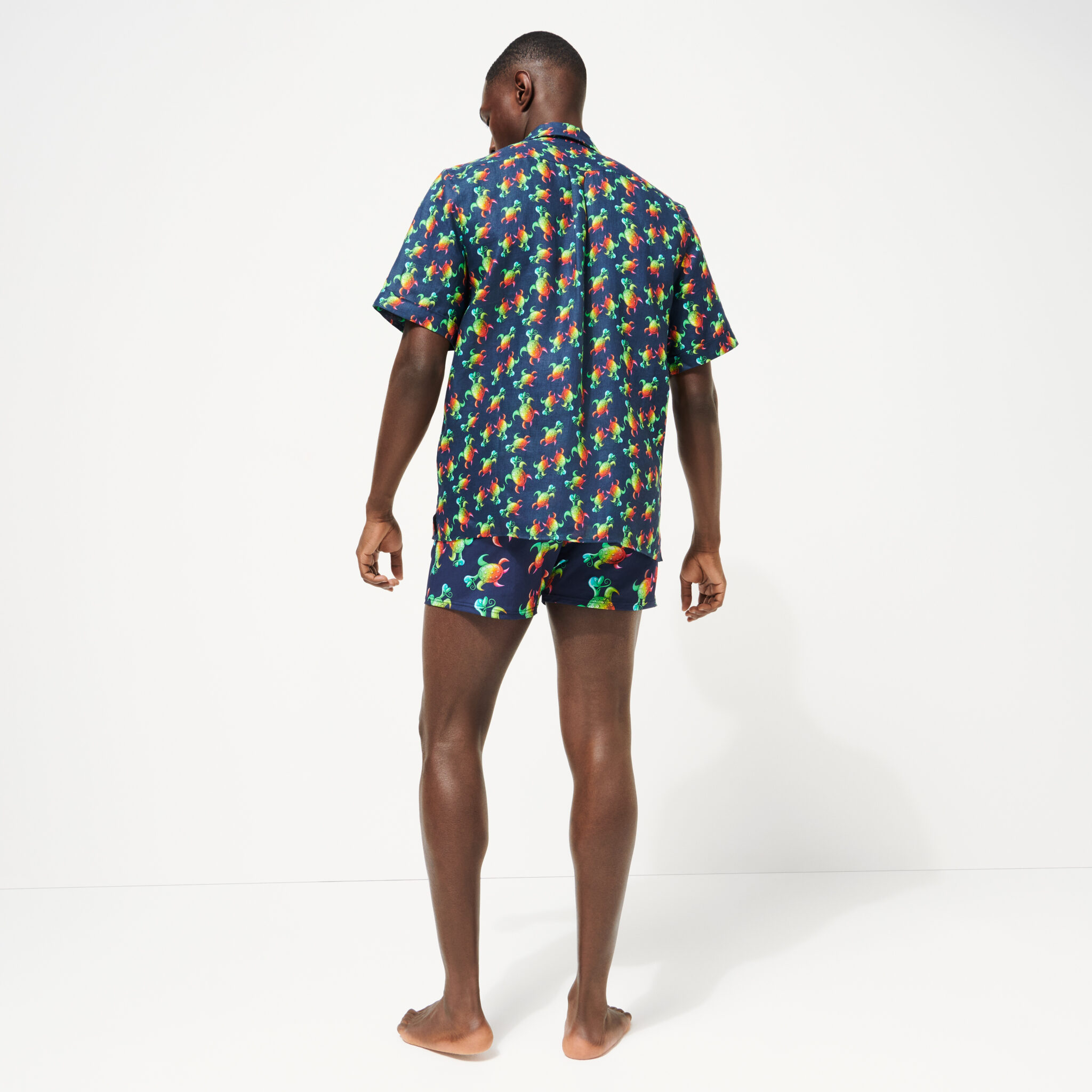 chelly-tortues-rainbow-multicolor-men-bowling-shirt-linen-and-cotton-vilebrequin-kenny-scharf-jrp-editions-detail3