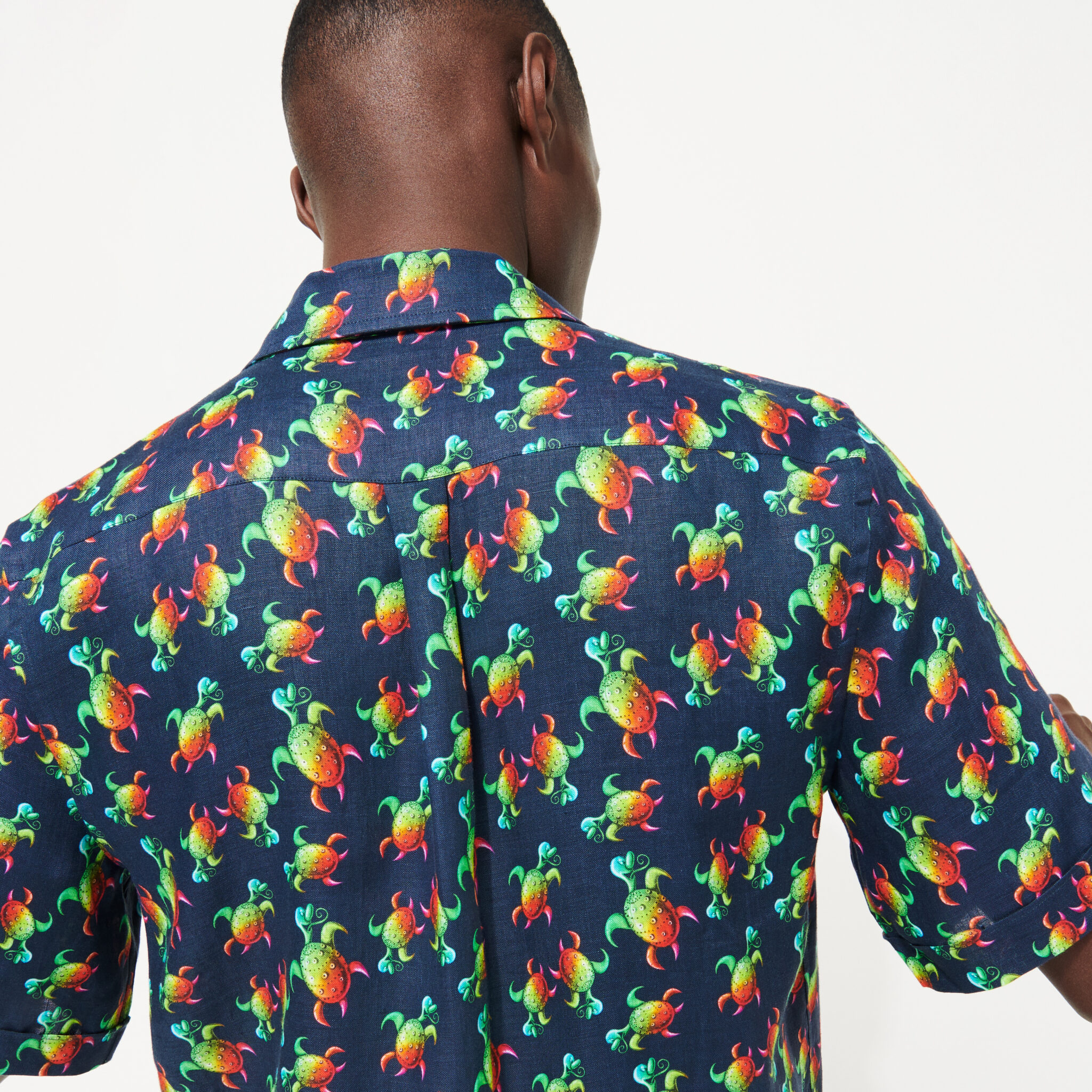 chelly-tortues-rainbow-multicolor-men-bowling-shirt-linen-and-cotton-vilebrequin-kenny-scharf-jrp-editions-detail4