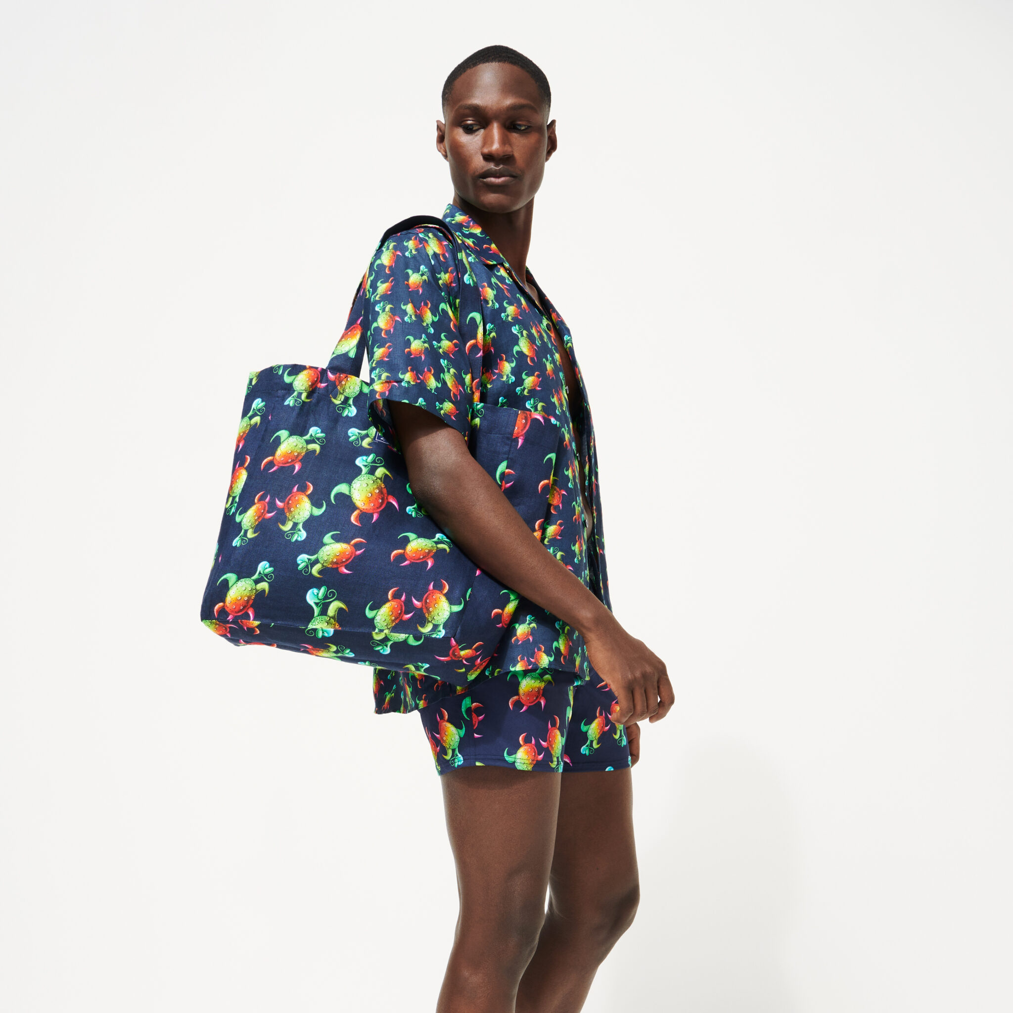 chelly-tortues-rainbow-multicolor-men-bowling-shirt-linen-and-cotton-vilebrequin-kenny-scharf-jrp-editions-detail5