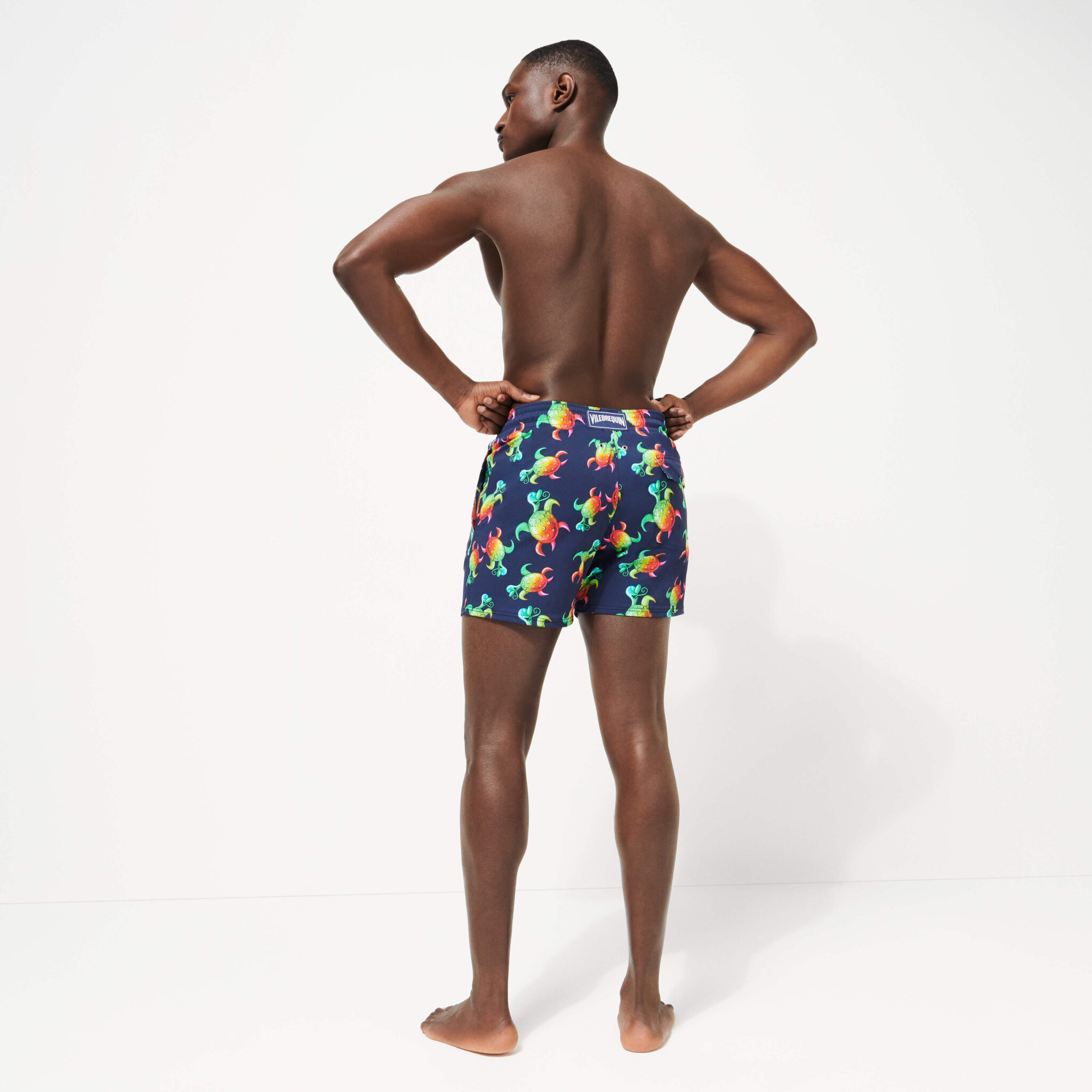 men-stretch-swimwear-tortues-rainbow-multicolor-vilebrequin-kenny-scharf-jrp-editions-detail2