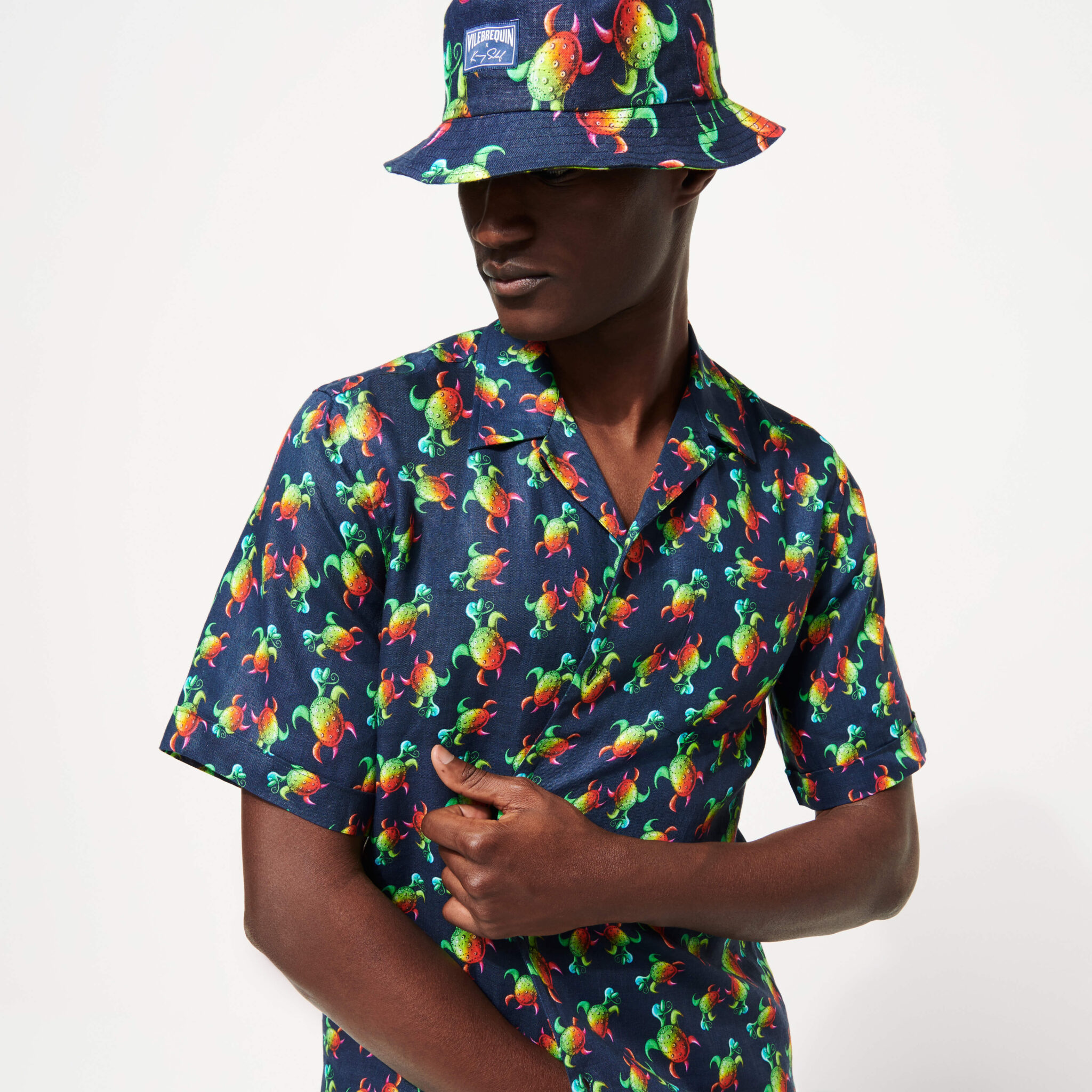beny-tortues-rainbow-multicolor-men-bucket-hat-tortues-rainbow-multicolor-vilebrequin-x-kenny-scharf-detail2
