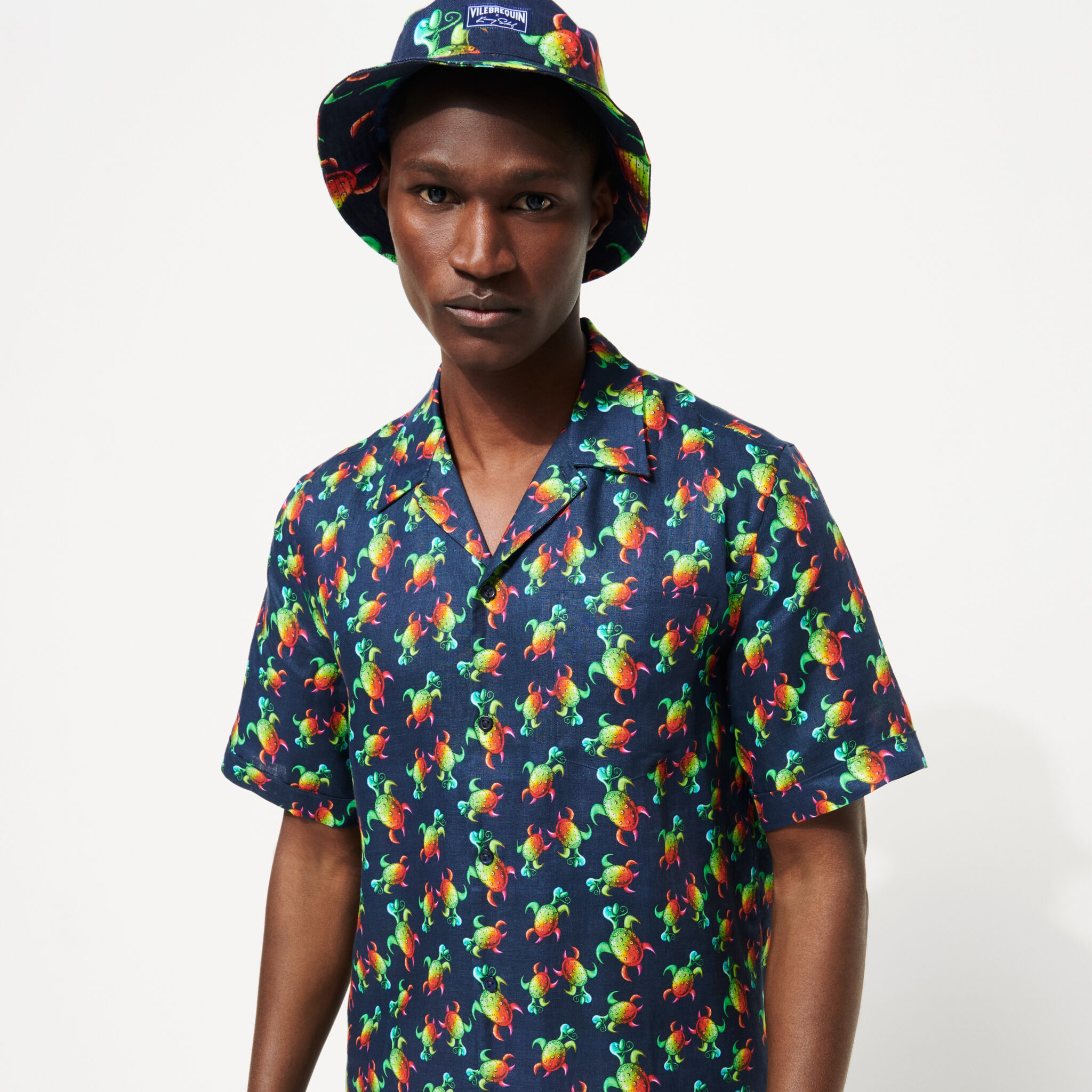 beny-tortues-rainbow-multicolor-men-bucket-hat-tortues-rainbow-multicolor-vilebrequin-x-kenny-scharf-detail4