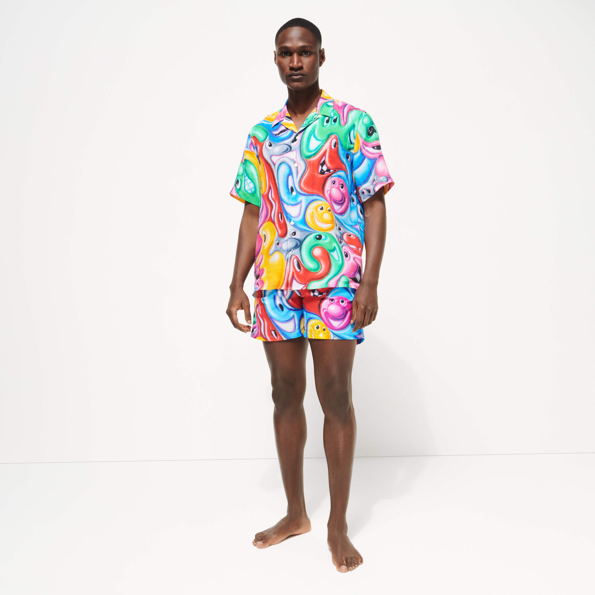 chelly-faces-in-places-men-bowling-shirt-linen-and-cotton-faces-in-places-vilebrequin-x-kenny-scharf-detail1