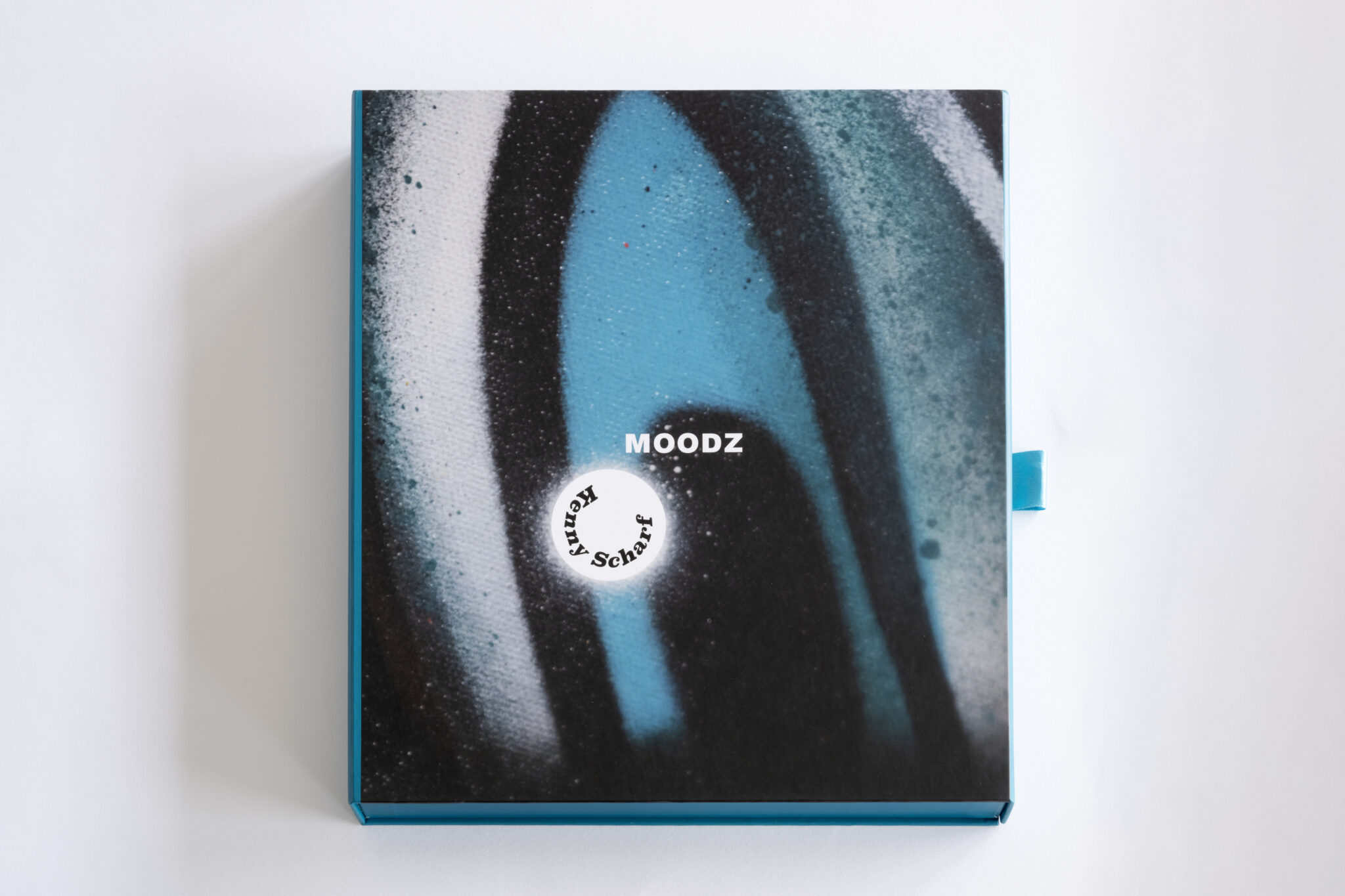 moodz-kenny-scharf-limited-edition-book-front